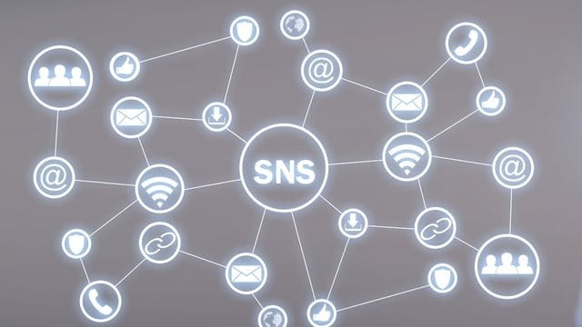 アーンドメディア　SNS